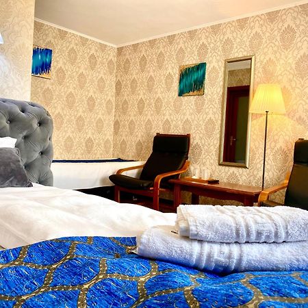 Casa Topazz Târgu Jiu Exteriör bild