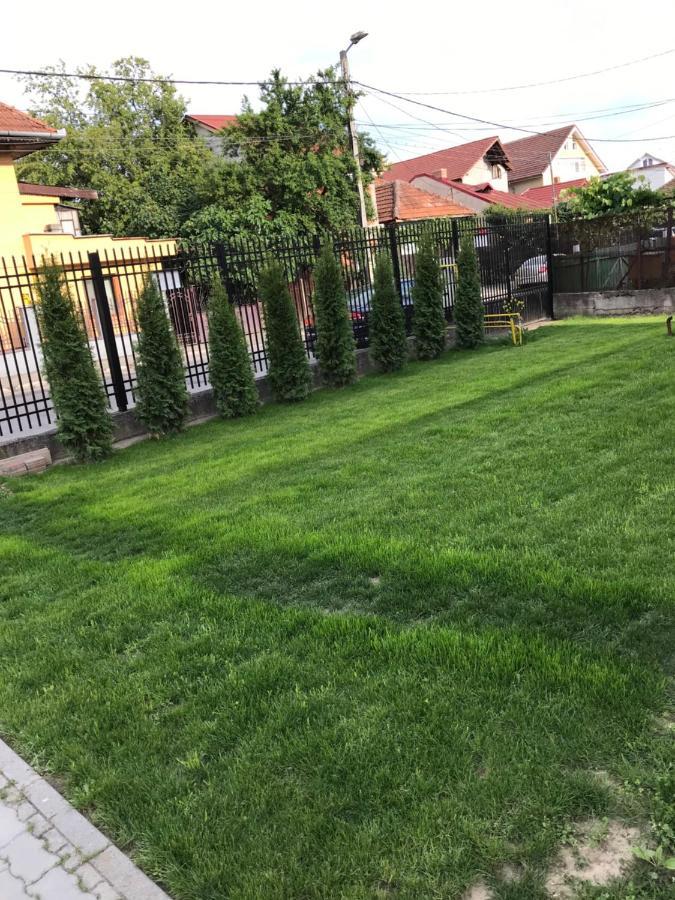 Casa Topazz Târgu Jiu Exteriör bild