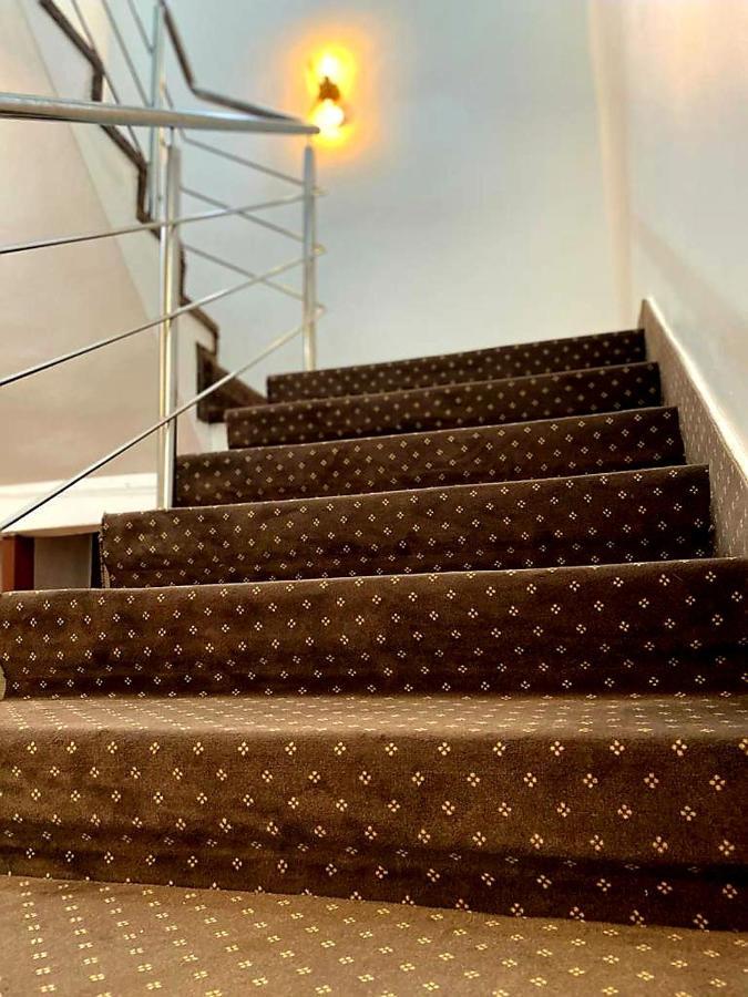 Casa Topazz Târgu Jiu Exteriör bild
