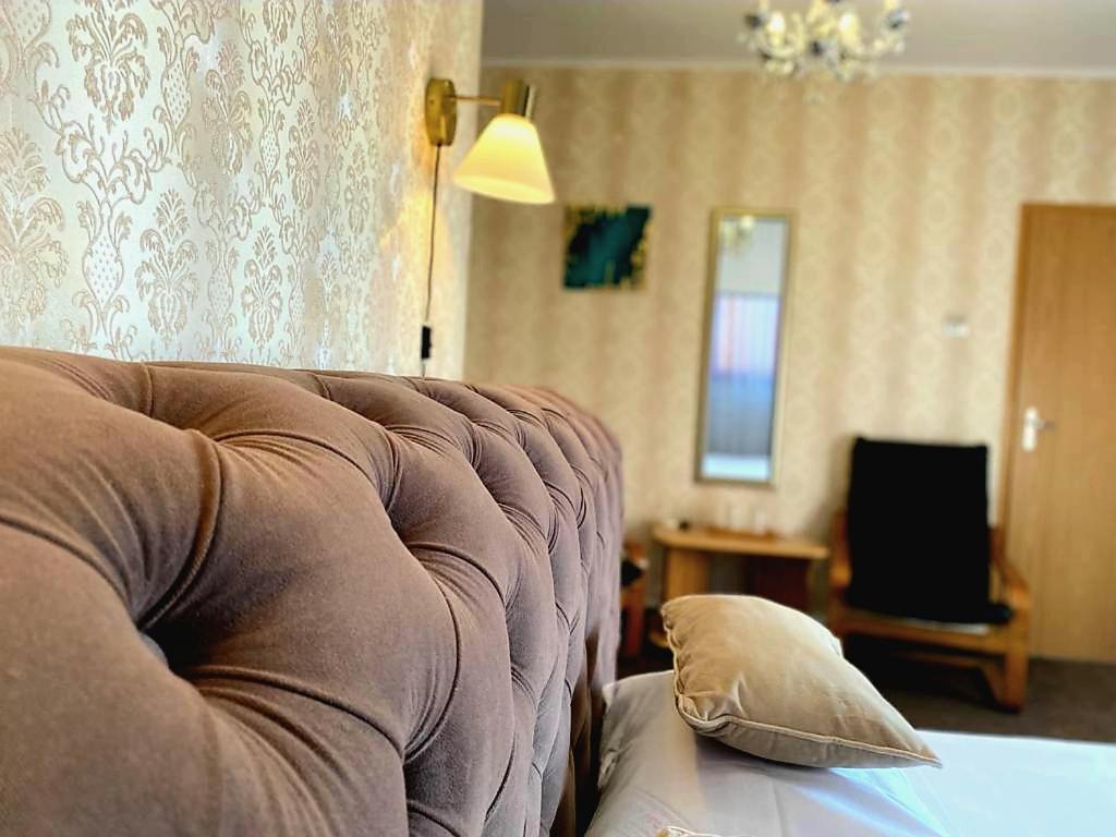 Casa Topazz Târgu Jiu Exteriör bild