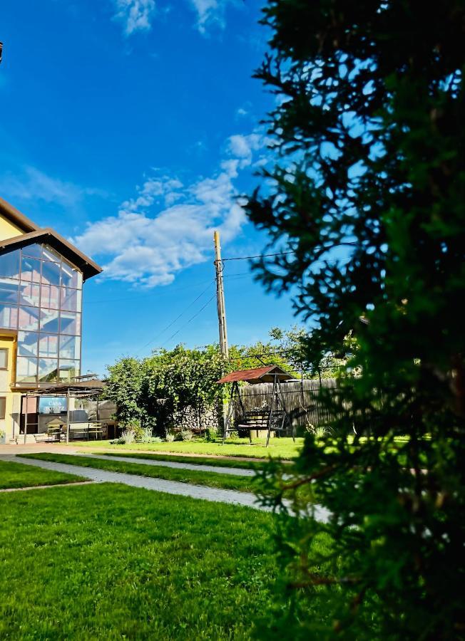 Casa Topazz Târgu Jiu Exteriör bild