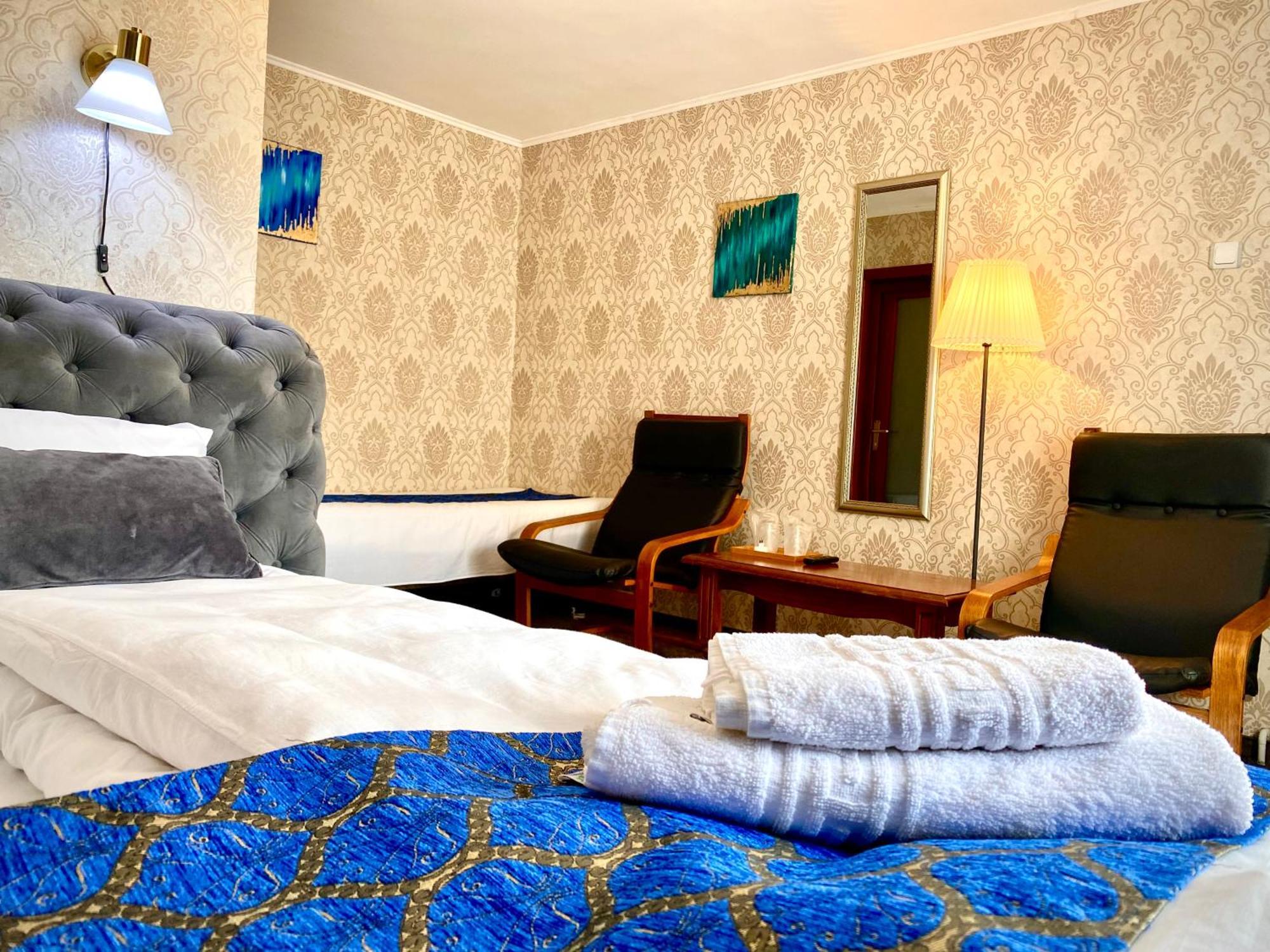 Casa Topazz Târgu Jiu Exteriör bild