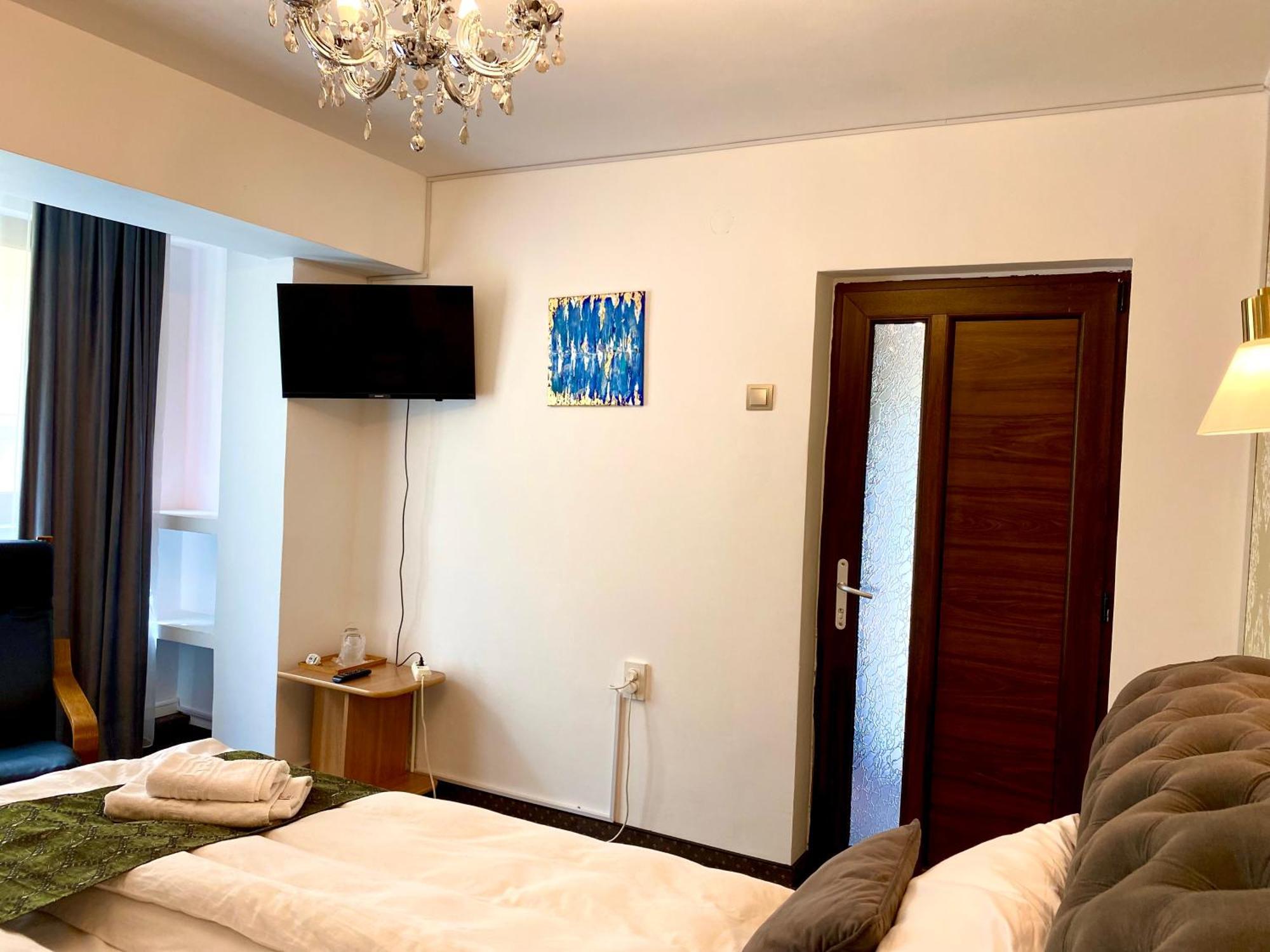 Casa Topazz Târgu Jiu Exteriör bild