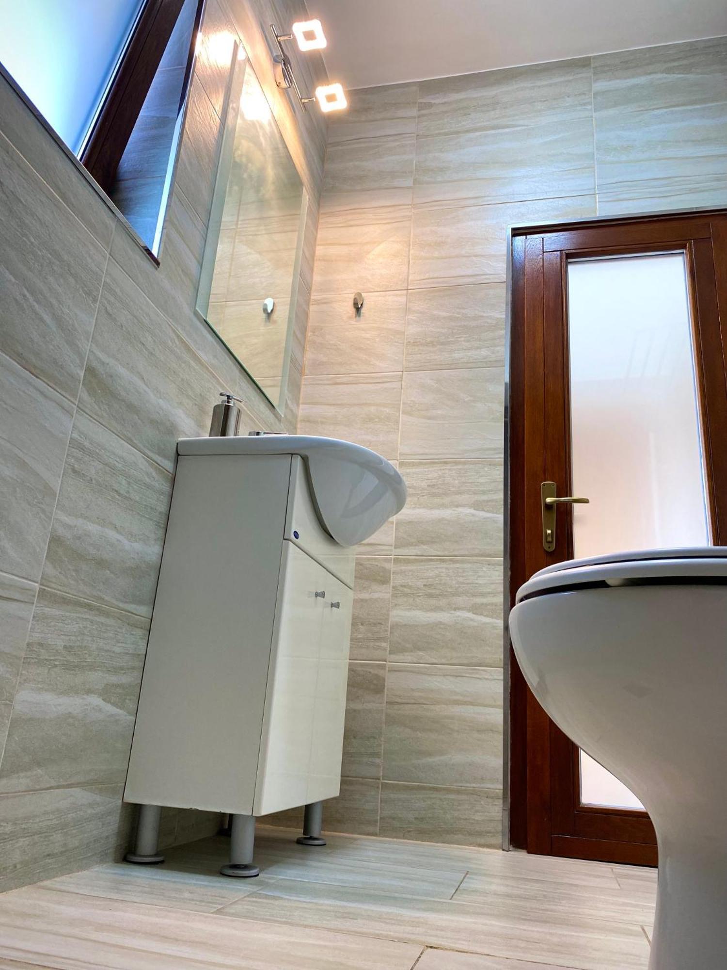 Casa Topazz Târgu Jiu Exteriör bild