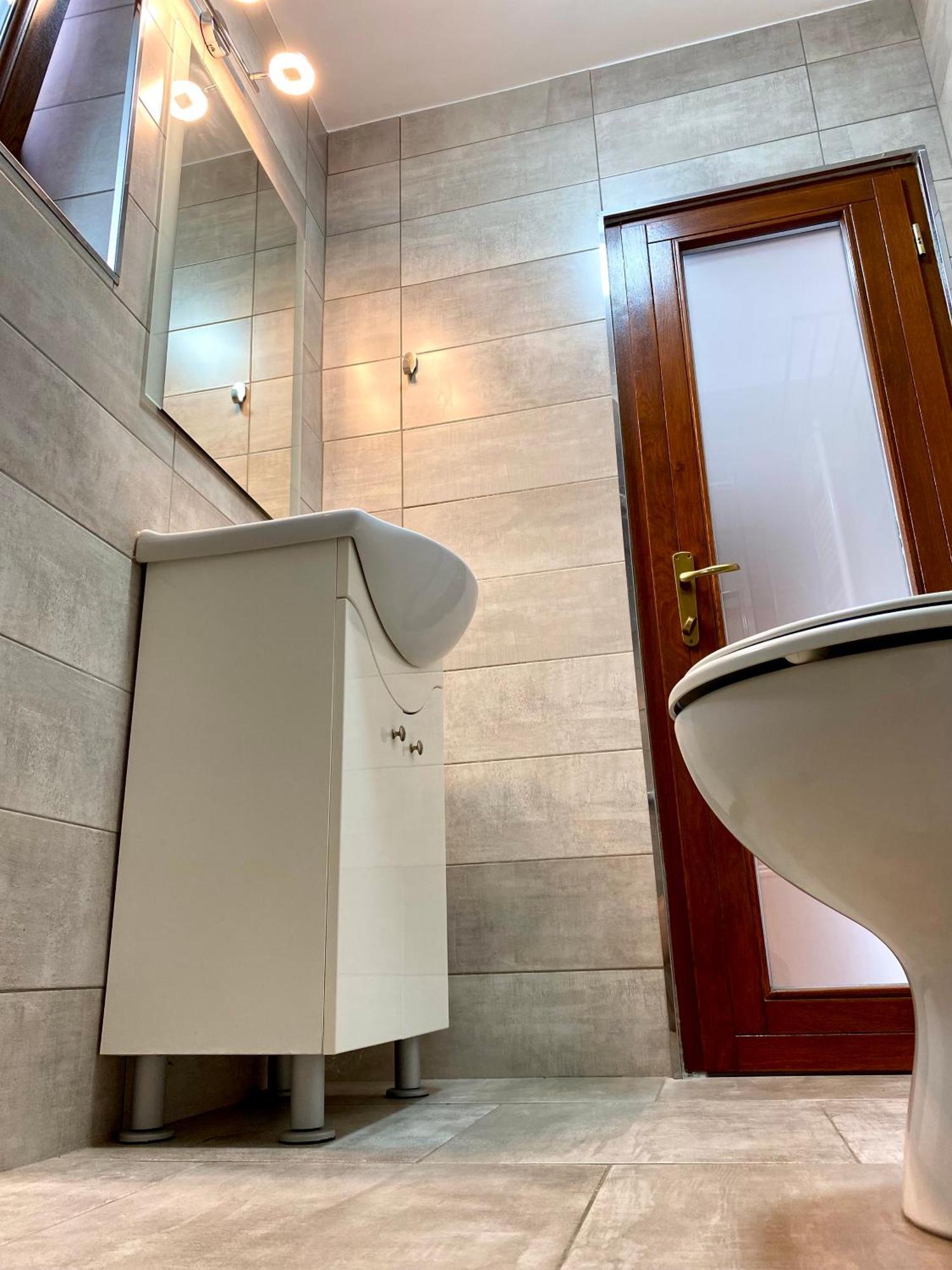Casa Topazz Târgu Jiu Exteriör bild